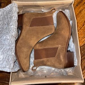 Steve Madden Booties!